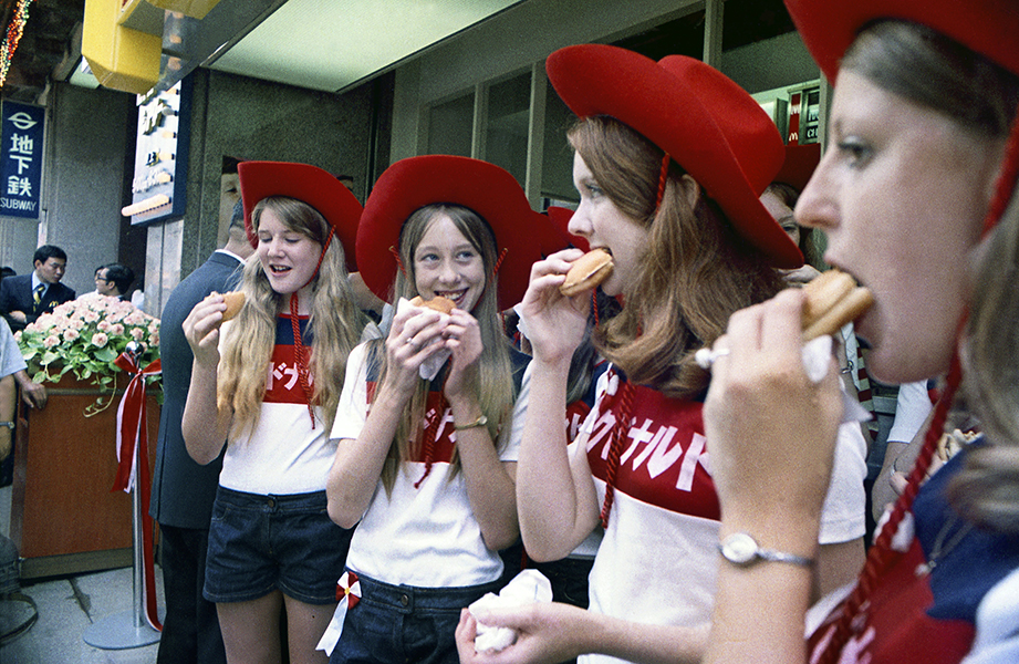 銀座にマクドナルド1号店